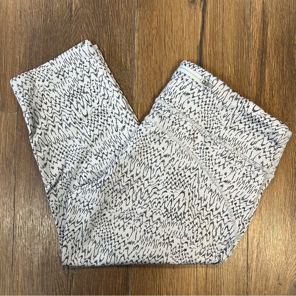 Nike Women Epic Run Tight Fit Capri crop pant in Gray SZ XL - Picture 1 of 5